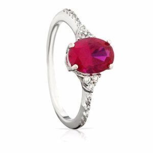 Anillo rubí ovalado