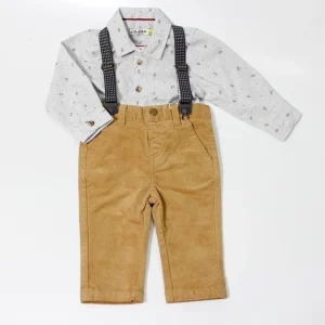 camisa azul y pantalon pana con tirantes, marca losan