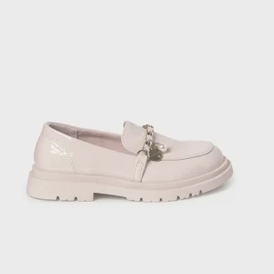 mocasin color crudo , con cadena