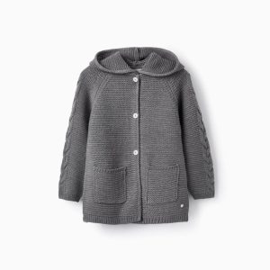 chaqueta de punto gris con capucha para niña