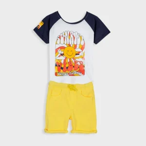 set camiseta con estampado sunrise vibes y short amarillo