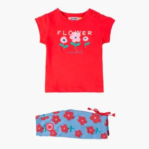 conjunto camiseta roja y leggins flores