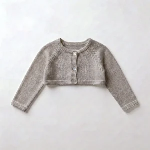 Chaqueta perlé corta beige