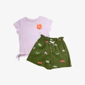Set blusa lila flor melo con short verde flores