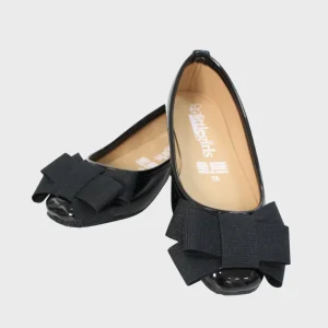 Zapato charol negro punta cuadrada moño triple michelle