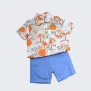Set camisa palmeras short azul claro