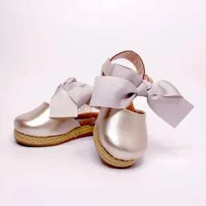 alpargata color plata con listón